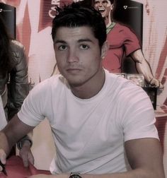 HELLO I’M CRISTIANO RONALDO
